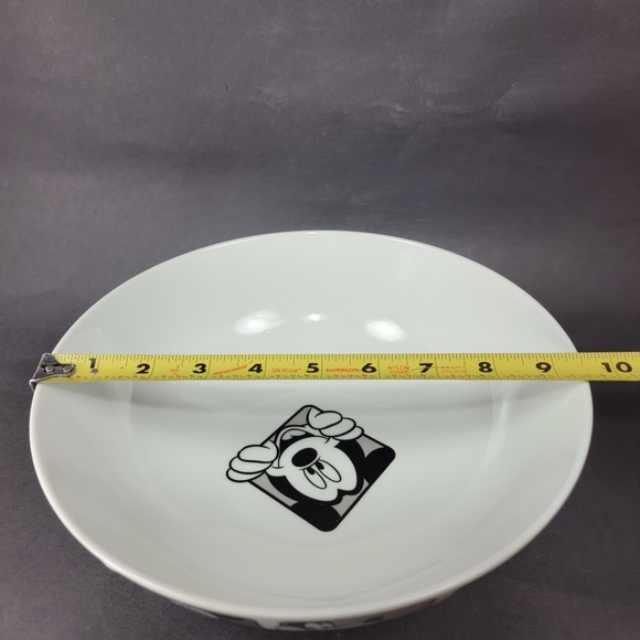 Disney Serving Bowl Mickey Mouse Goofy Grid Black White Gray 9 1/2" Zrike Brands - Picture 12 of 13